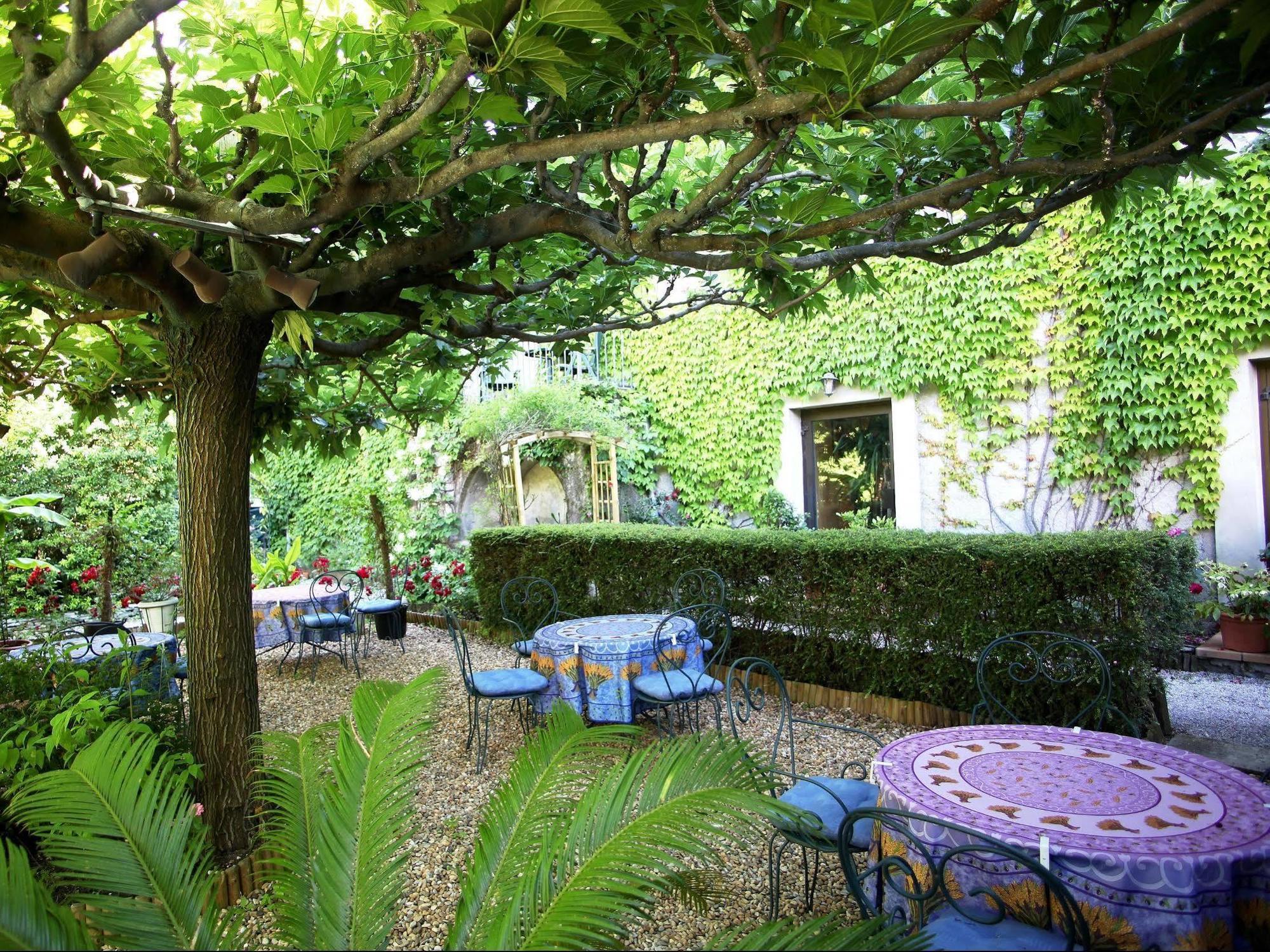 Logis Hotel Restaurant Les Norias Cazilhac  Eksteriør billede